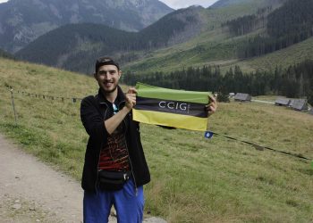 CCIG Akcja Flaga 2020 - łąka w górach